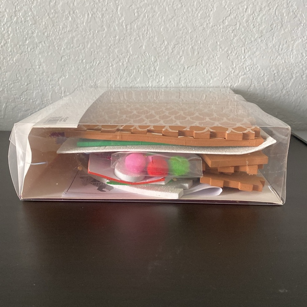 Gingerbread House Kit - Picture 5 of 7